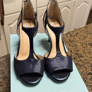 Chic Blue Textured Heels
